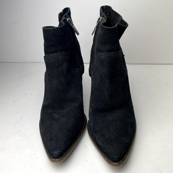 Vince Camuto Cava Black Ankle Boots 6 - Picture 2 of 7